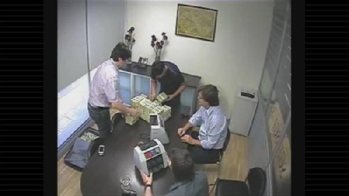 La ruta del dinero K: Detectan en EE.UU. otros 30 millones de dólares vinculados a Lázaro Báez