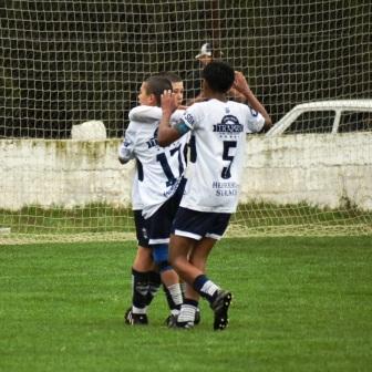 LRF - Inferiores - La 7ma campeona del Depor comenzó ganando el torneo final. 